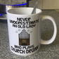 Funny Church Organist Mug - Never Underestimate An Old Lady Who Plays Church Organ - Musician Gift For Her
