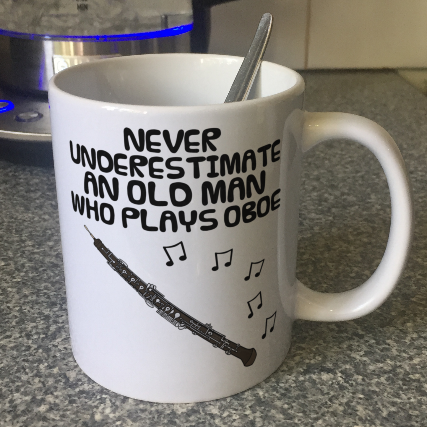 Funny Oboe Mug - Never Underestimate An Old Man Who Plays Oboe - Oboist Woodwind Musician Gift For Him